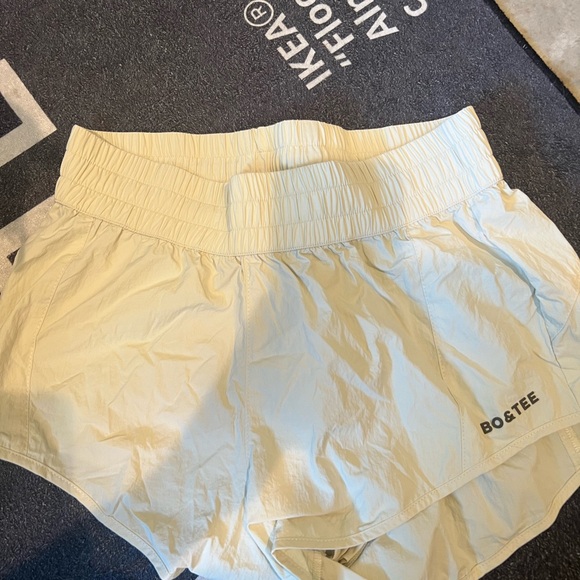 Bo&Tee Elasticated Mini Shorts in Bone - Picture 5 of 5